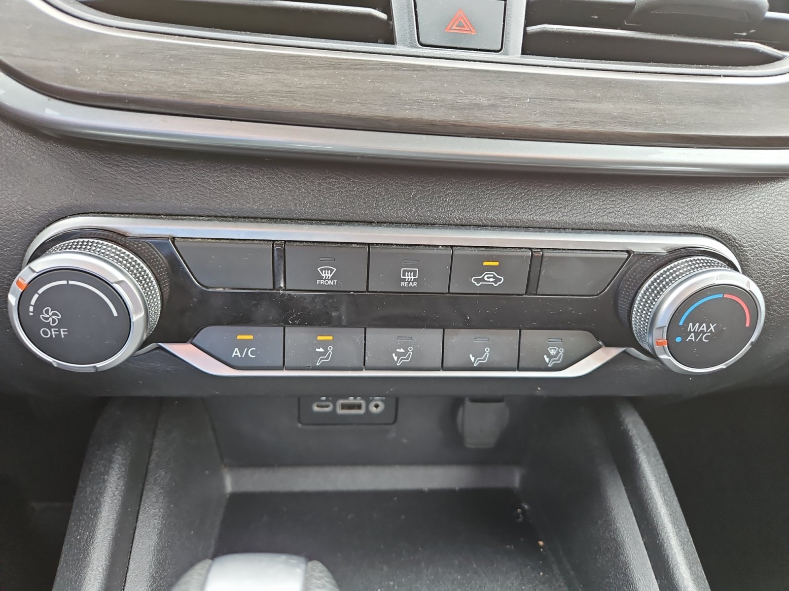 Used 2025 Red Nissan 2.5 SV image 28