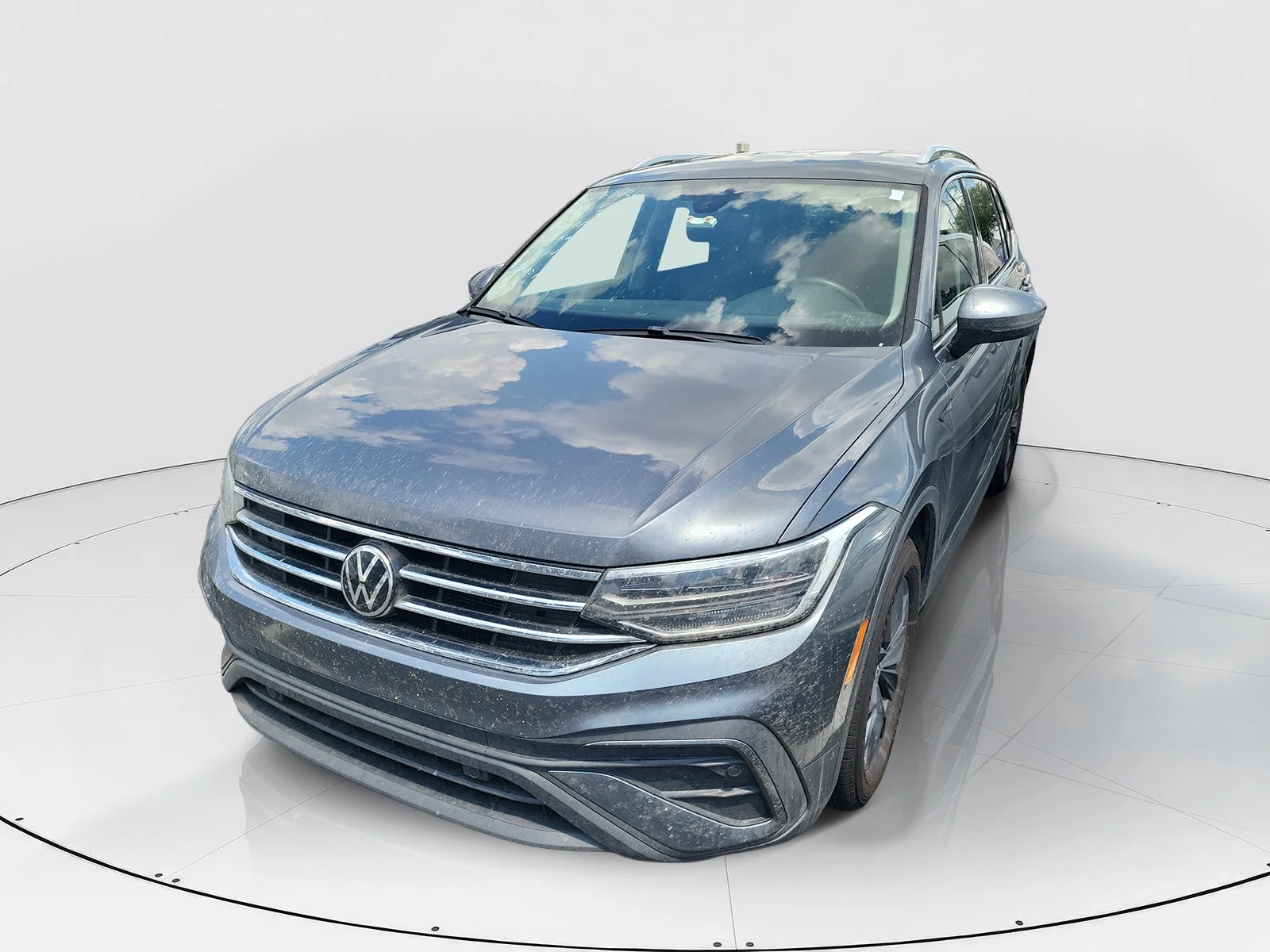 Used 2023 Gray Volkswagen 2.0T SE image 5