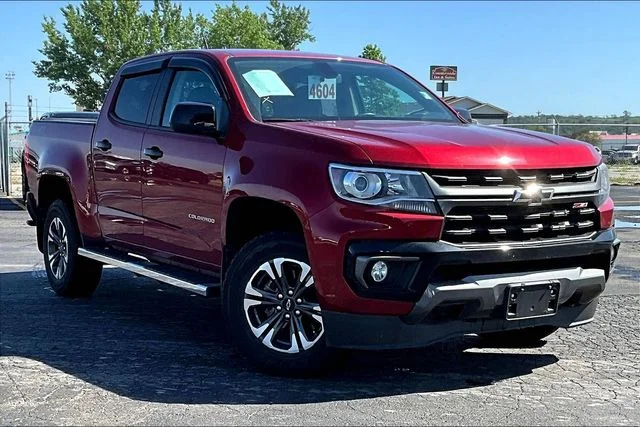Used 2022 Red Chevrolet Z71 image 2