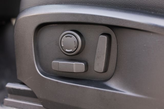 Used 2023 Silver Land Rover S image 23