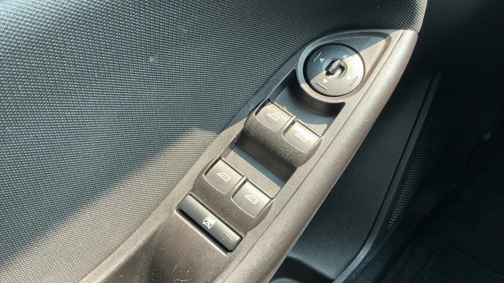 Used 2018 Silver Ford SE image 13