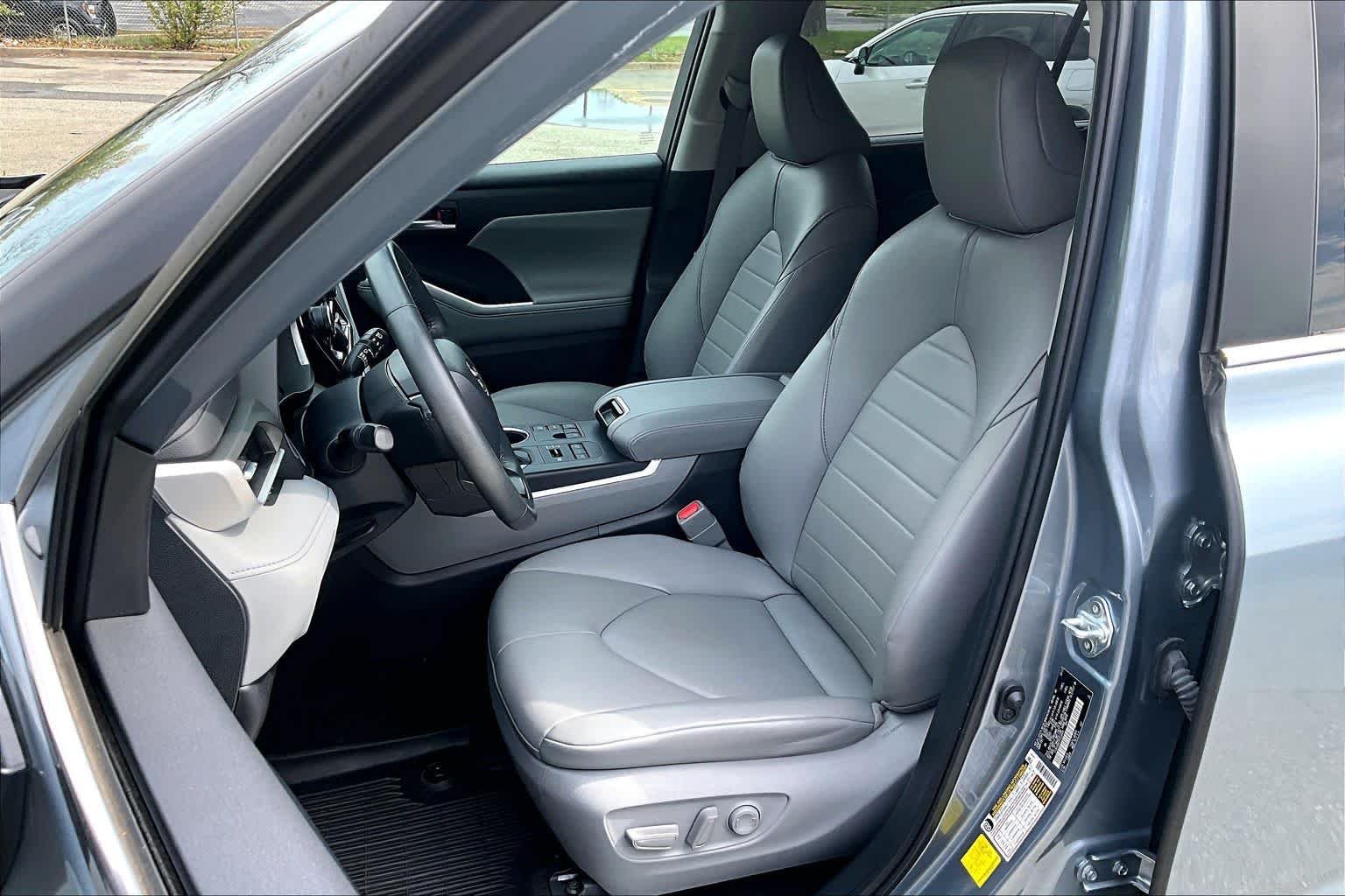 2023 Toyota Highlander XLE - Photo 8