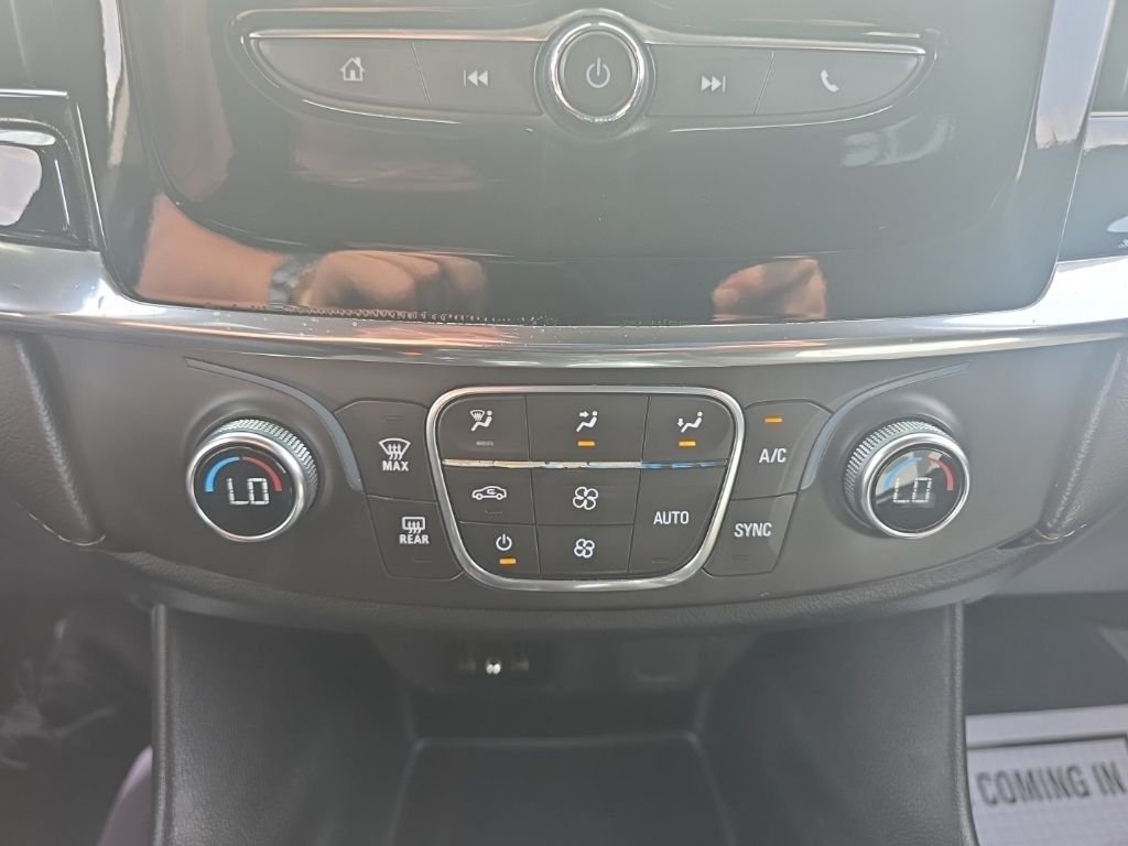 Used 2018 White Chevrolet LT image 15