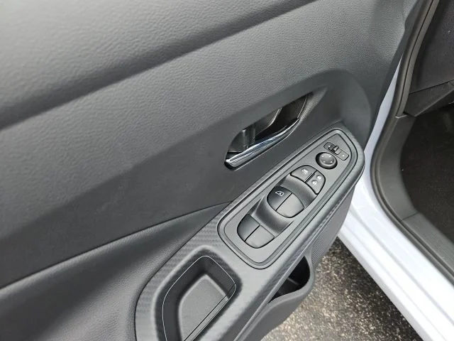 2025 Nissan Versa Sedan SV - Photo 25