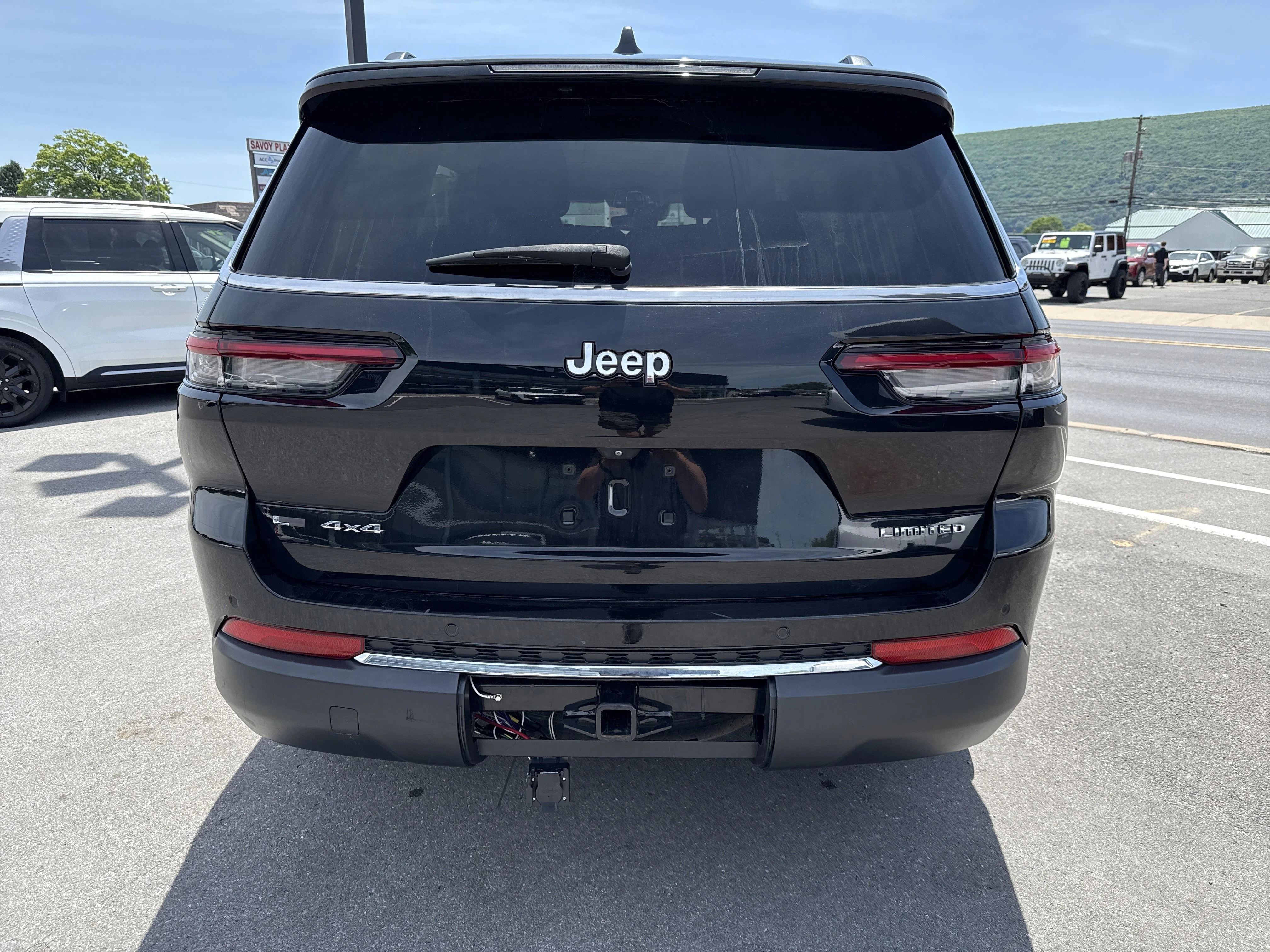 Used 2021 Diamond Black Crystal Pearlcoat Jeep Limited image 4