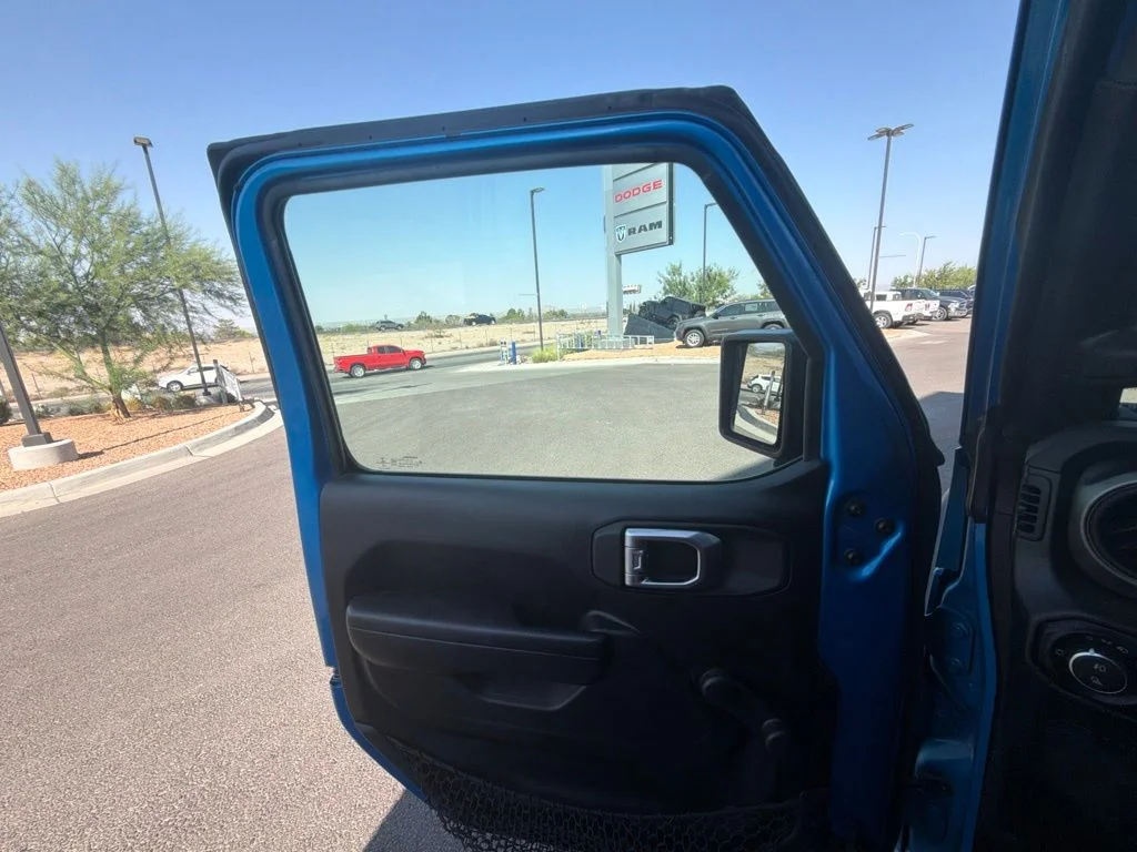 Used 2022 Blue Jeep Sport image 35