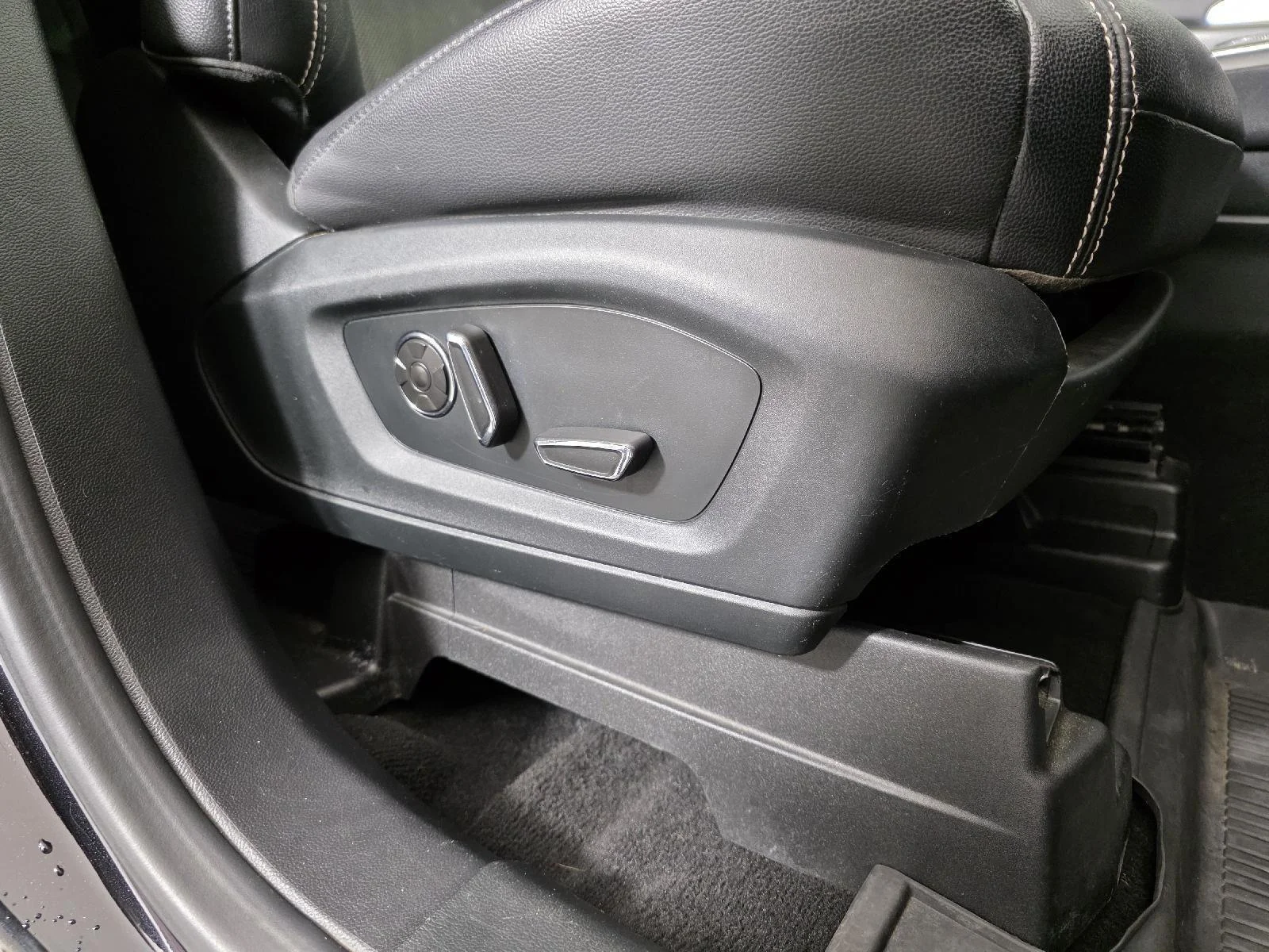Used 2020 Agate Black Ford ST image 23