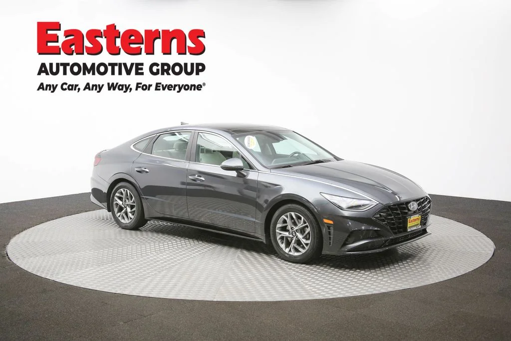 Used 2023 Gray Hyundai SEL image 52