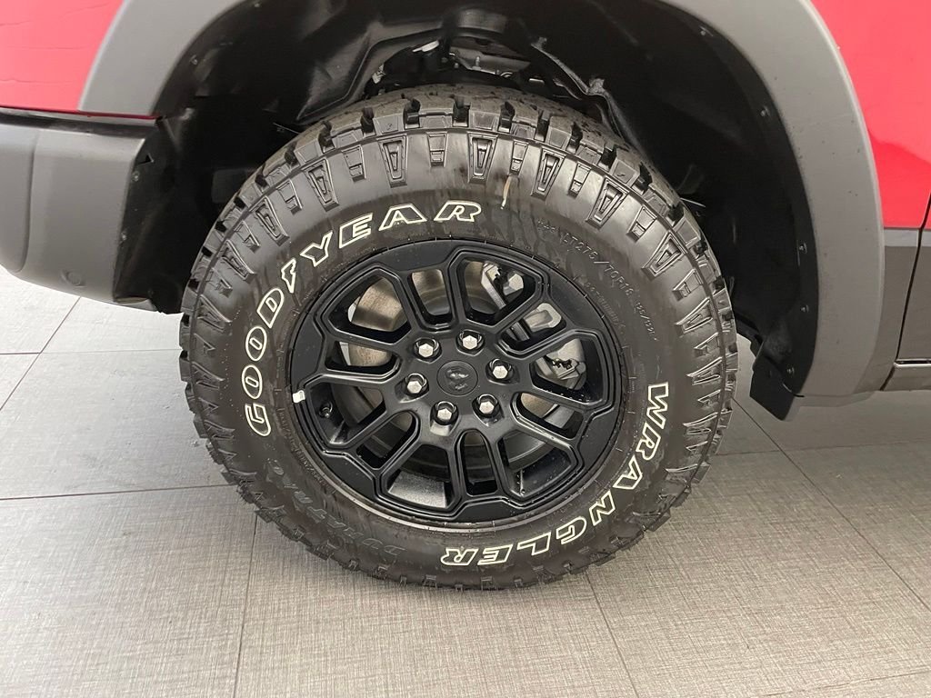 New 2026 Molten Red Pearl-Coat Exterior Paint RAM Rebel image 11