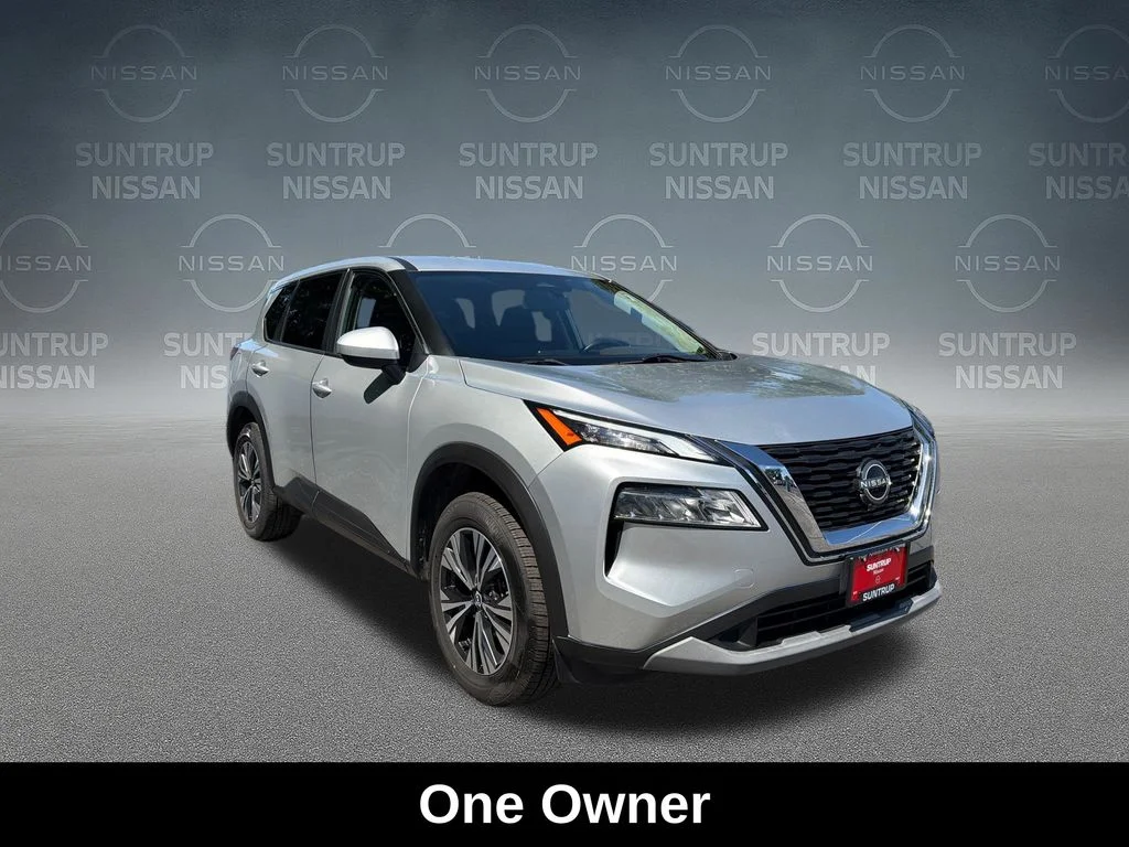 Used 2023 Silver Nissan SV image 9