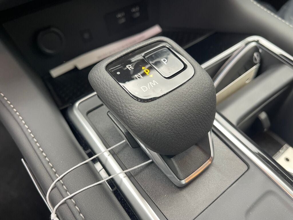 New 2026 Everest White Pearl Tricoat Nissan SL image 14