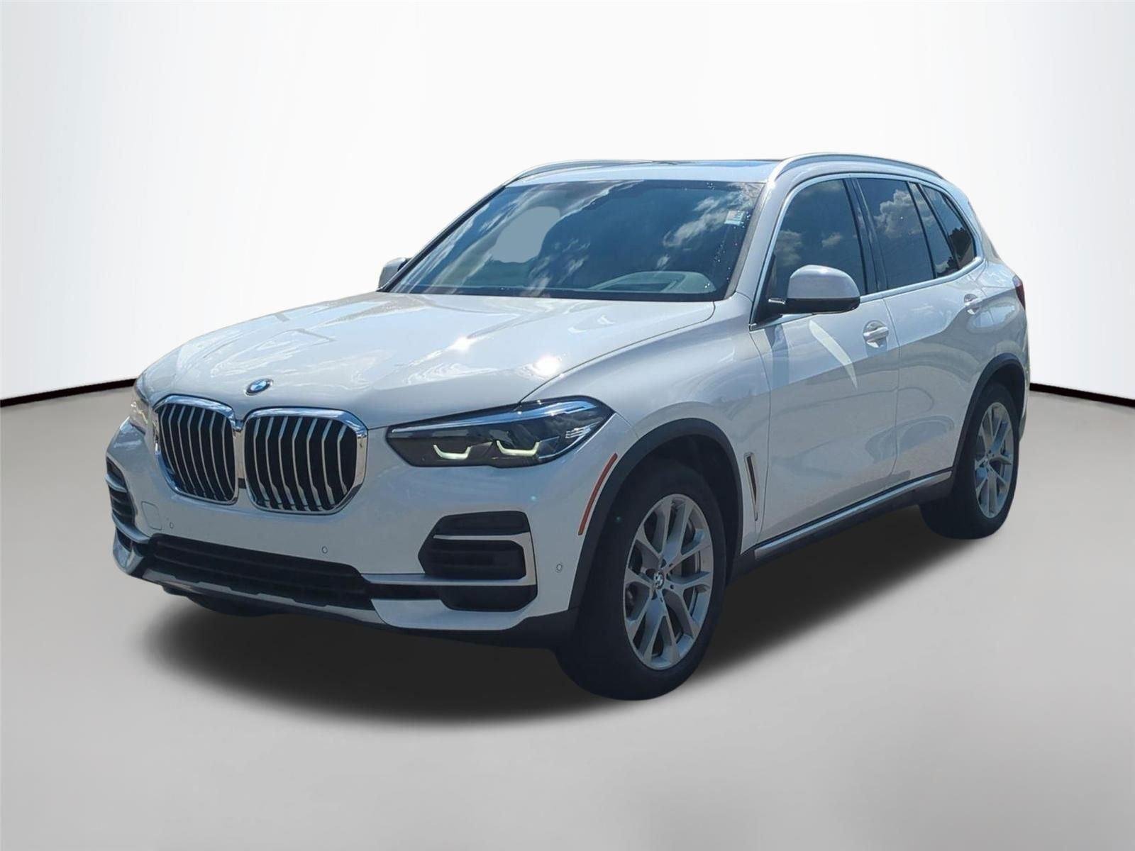 Used 2022 Alpine White BMW sDrive40i image 1