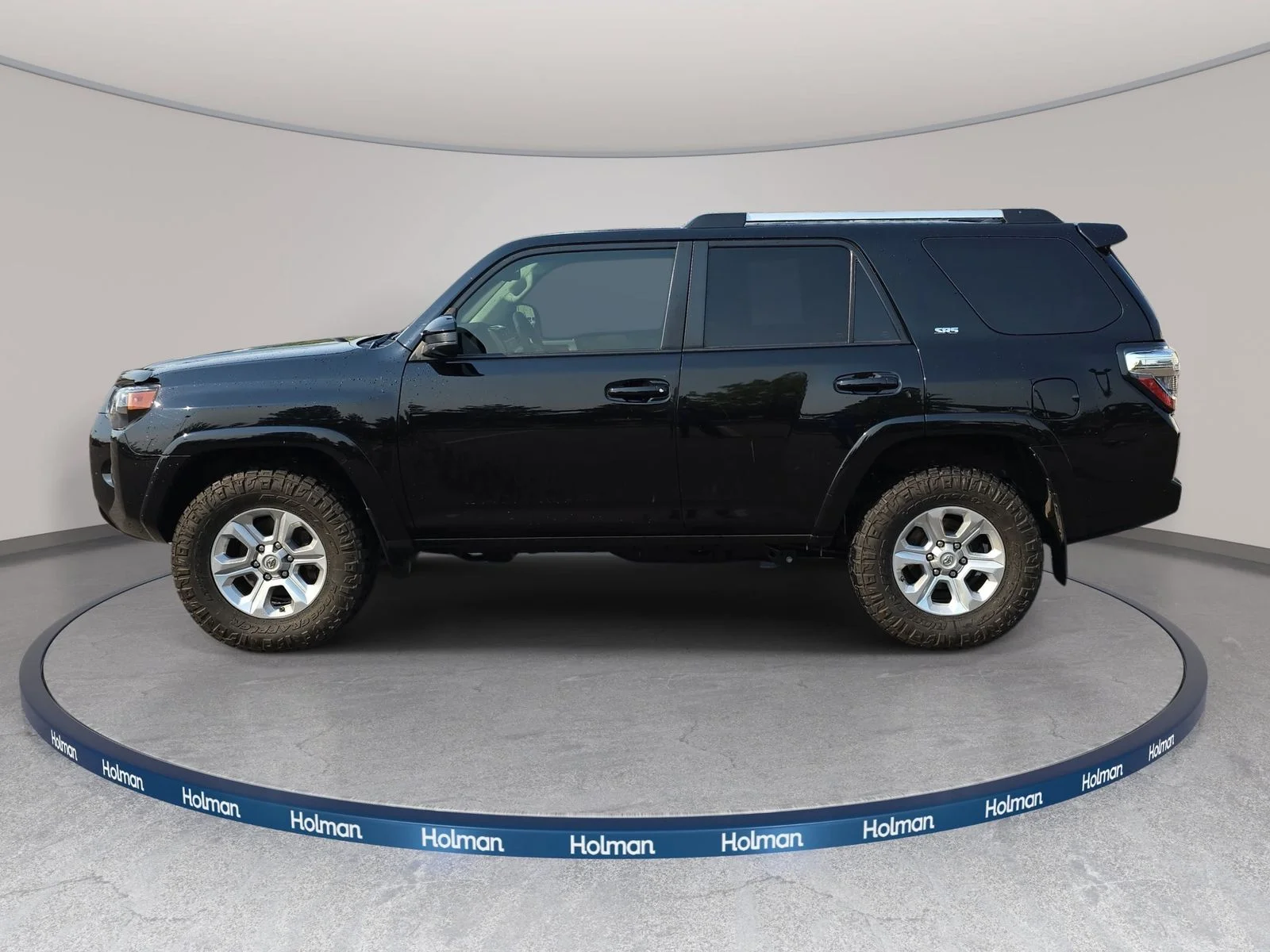 Used 2021 Midnight Black Metallic Toyota SR5 image 9