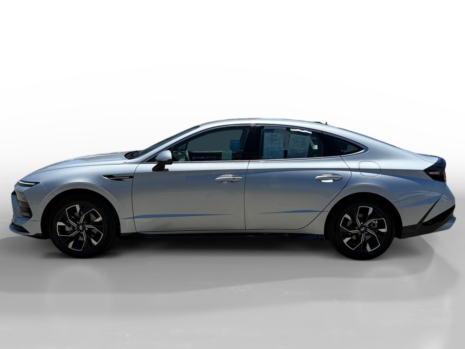 Certified Used 2024 Aero Silver Hyundai SEL image 2