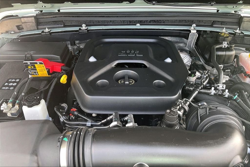 Used 2024  Jeep Sport S image 30