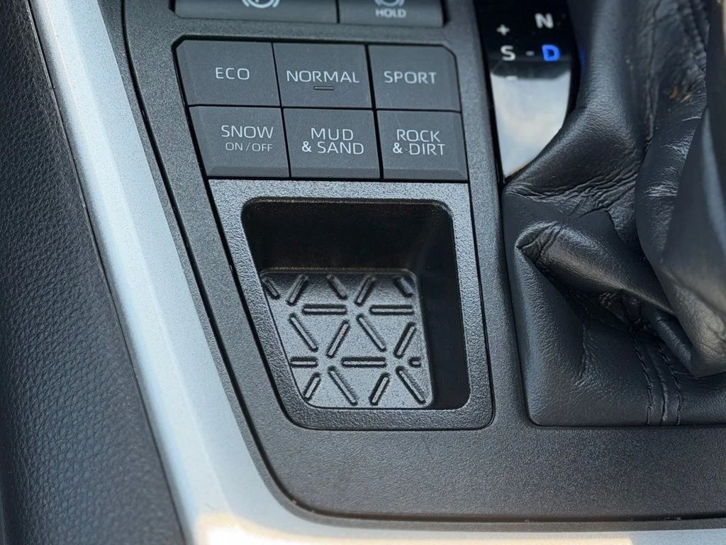 Certified Used 2025 Silver Toyota LE image 16