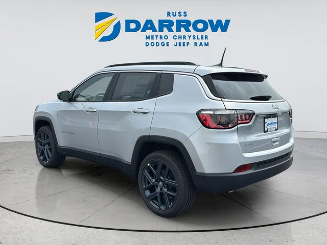 New 2026 Silver Zynith Metallic Clear-Coat Exterior Paint Jeep 85th Anniversary Edition image 3