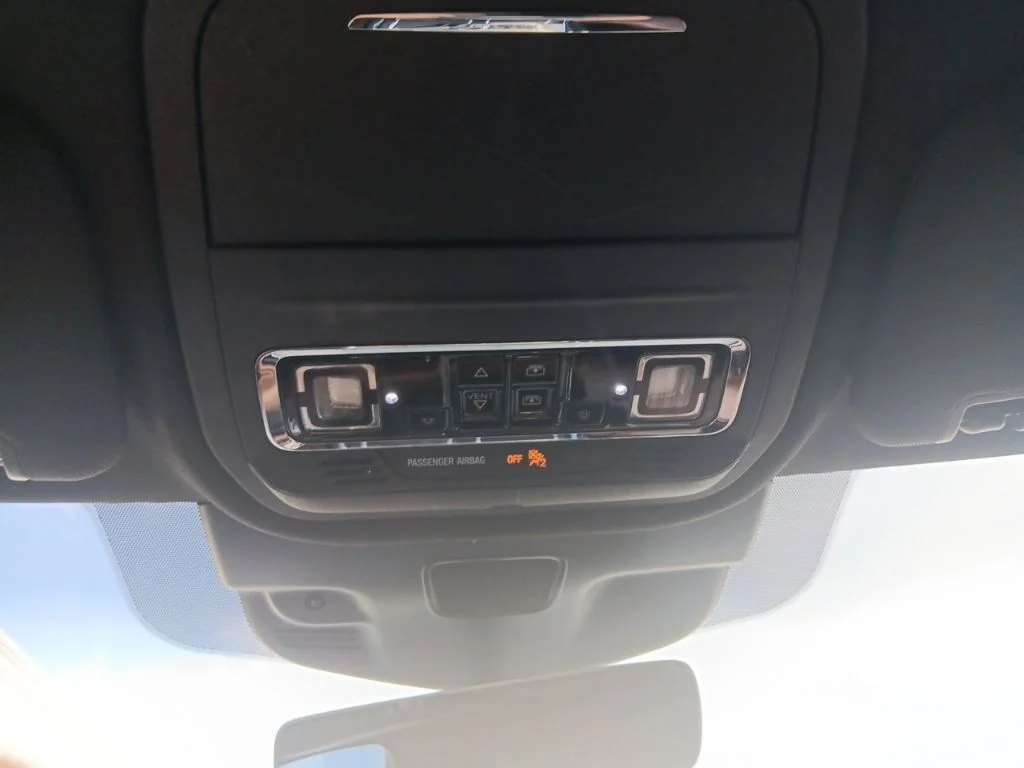 Used 2022 Infinite Black Metallic Clearcoat Lincoln Reserve image 18