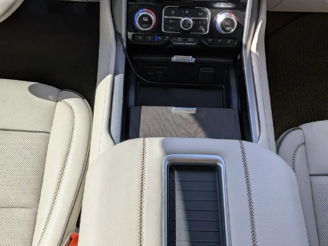 Used 2022 WHITE FROST TRICOAT GMC Denali image 21