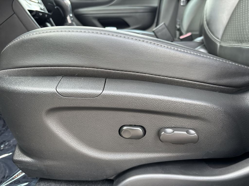 Used 2022 Black Buick Preferred image 12