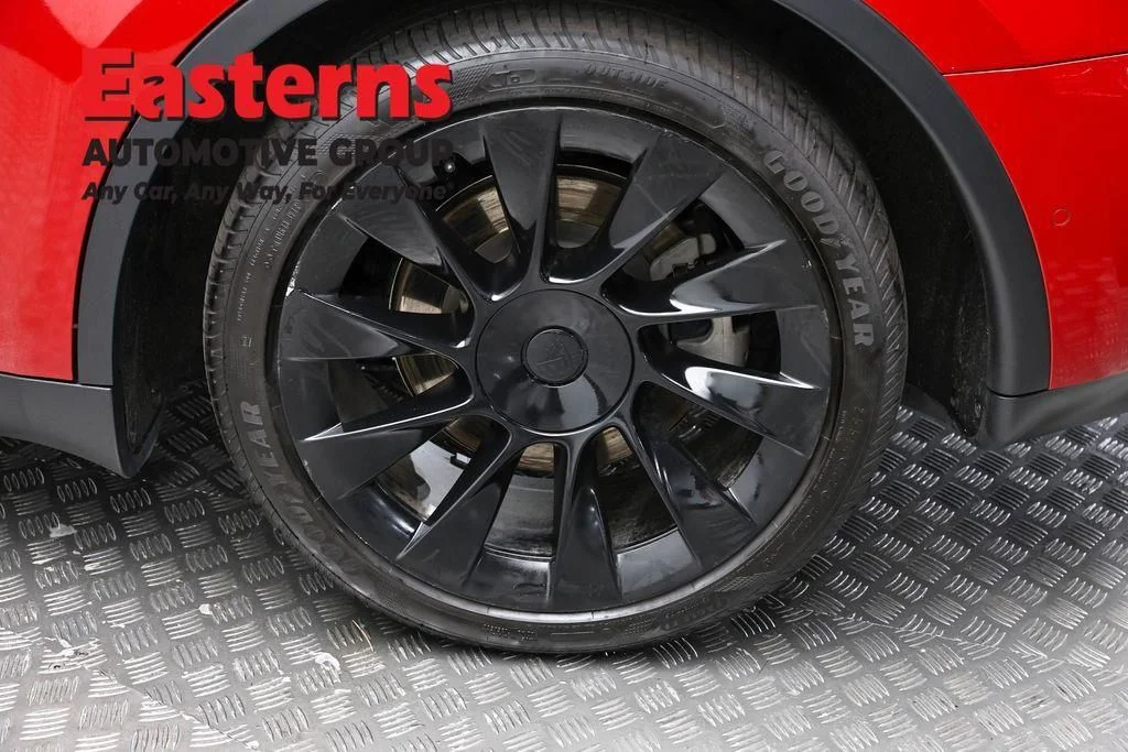 Used 2021 Red Tesla Long Range image 9