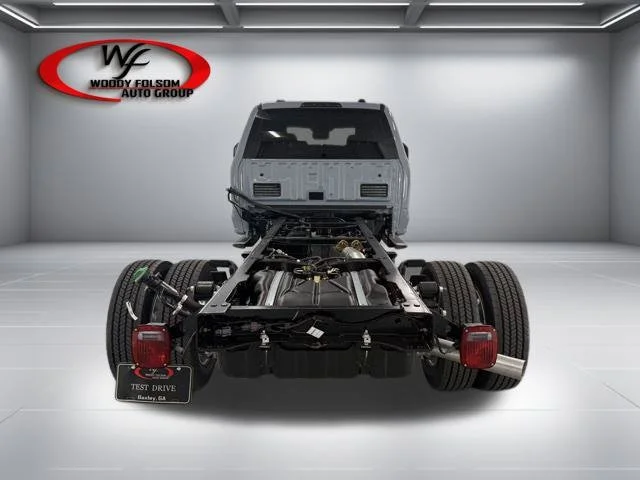New 2026 Glacier Gray Metallic Tri-Coat Ford F-450® LARIAT® image 25