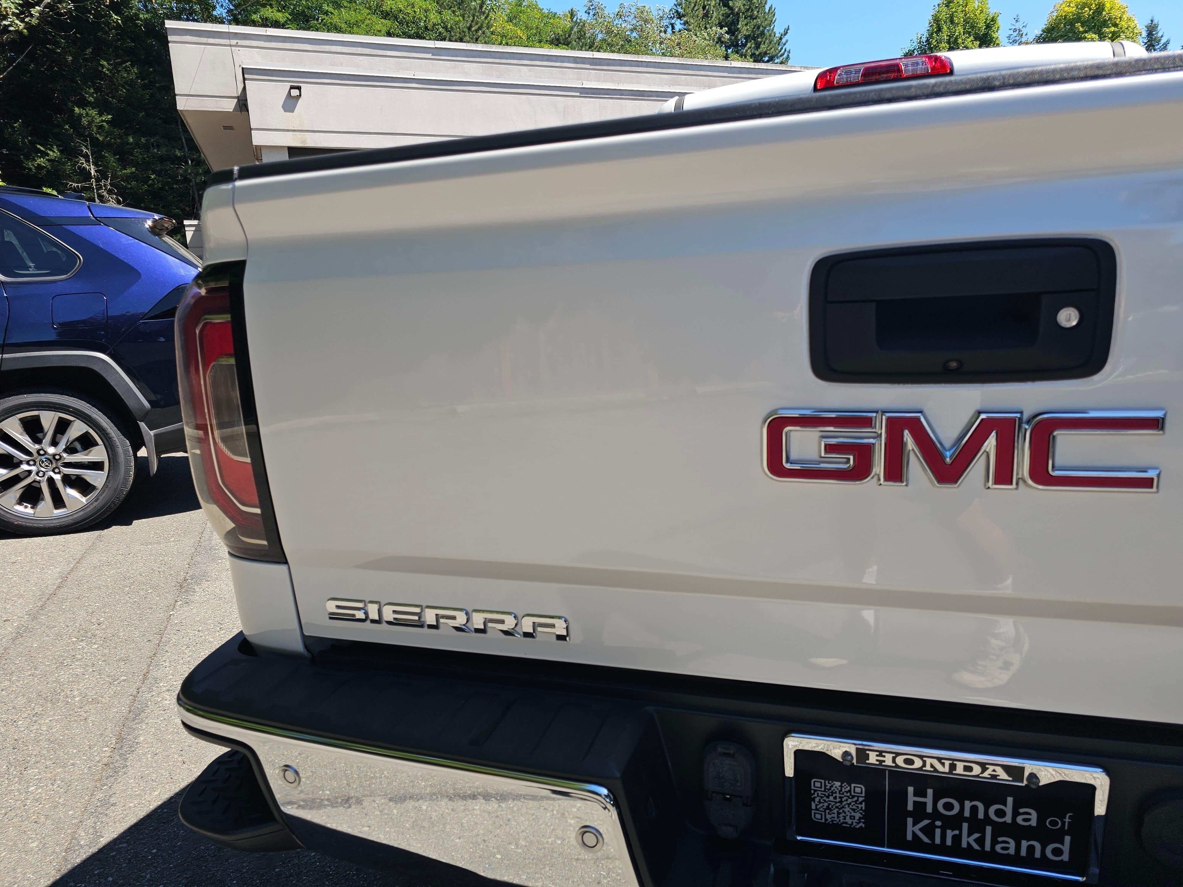 Used 2017 White Frost Tricoat GMC SLT image 16