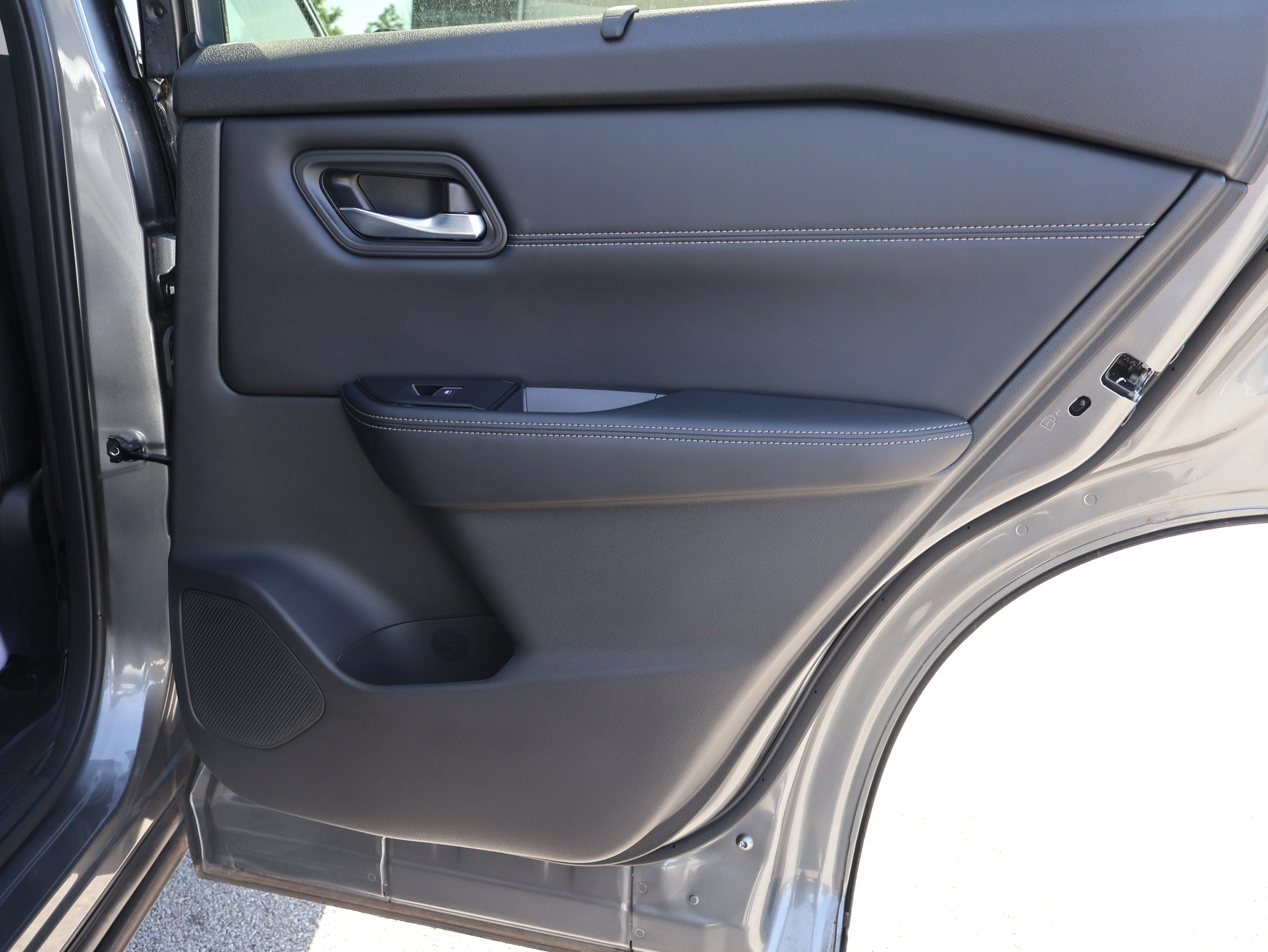 Used 2025 Gun Metallic Nissan SL image 14