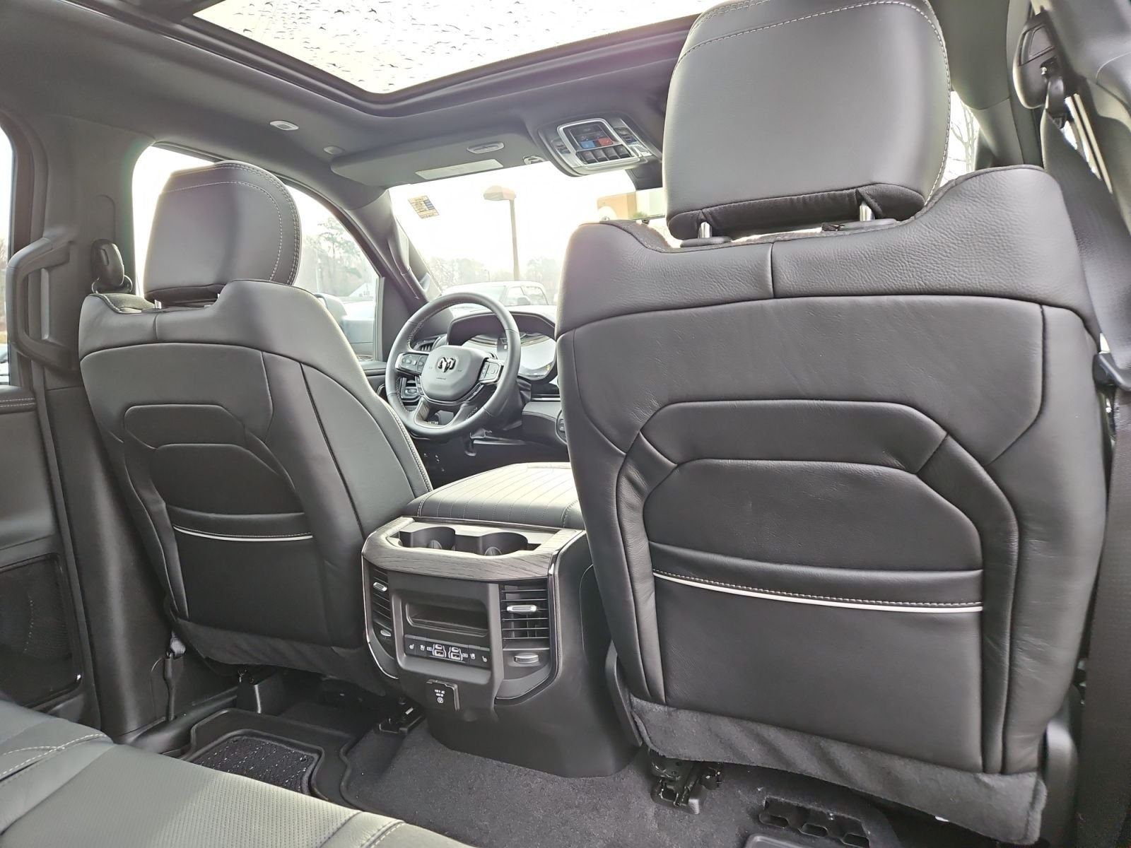 New 2026 Diamond Black Crystal Pearl-Coat Exterior Paint RAM Limited image 18