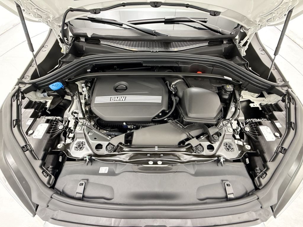 Used 2026 Alpine White BMW xDrive28i image 29