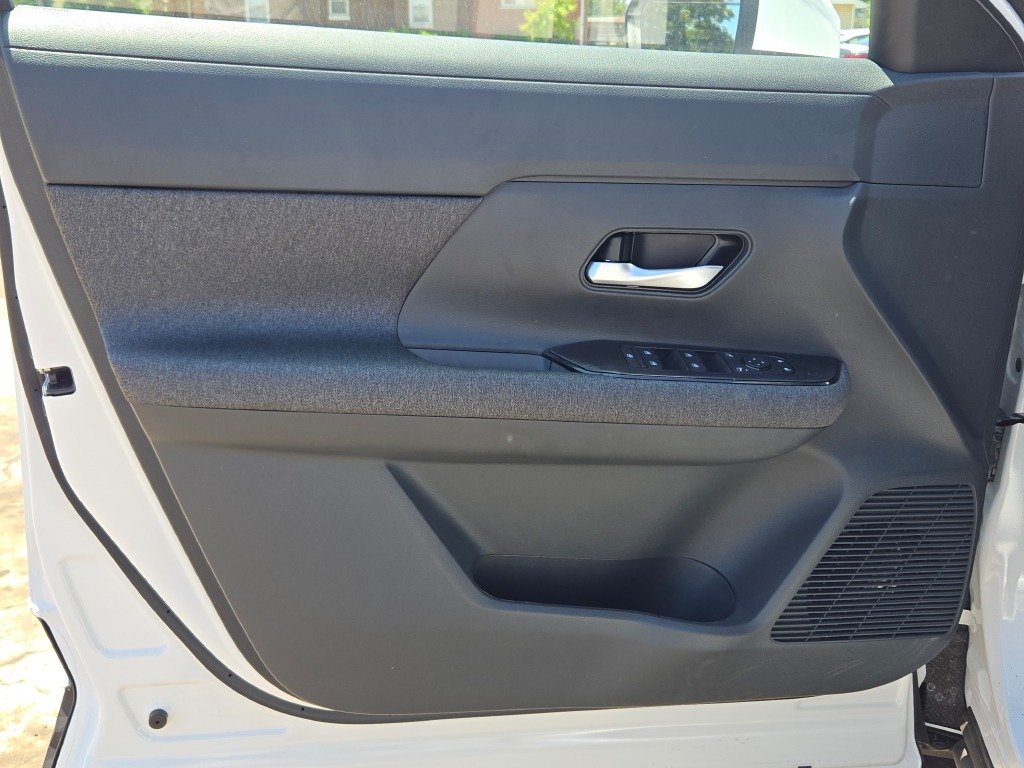 Used 2025 White Nissan SV image 16