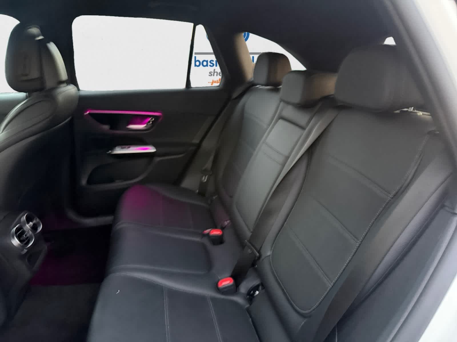 Used 2025 Polar White Mercedes-Benz GLC 300 image 20