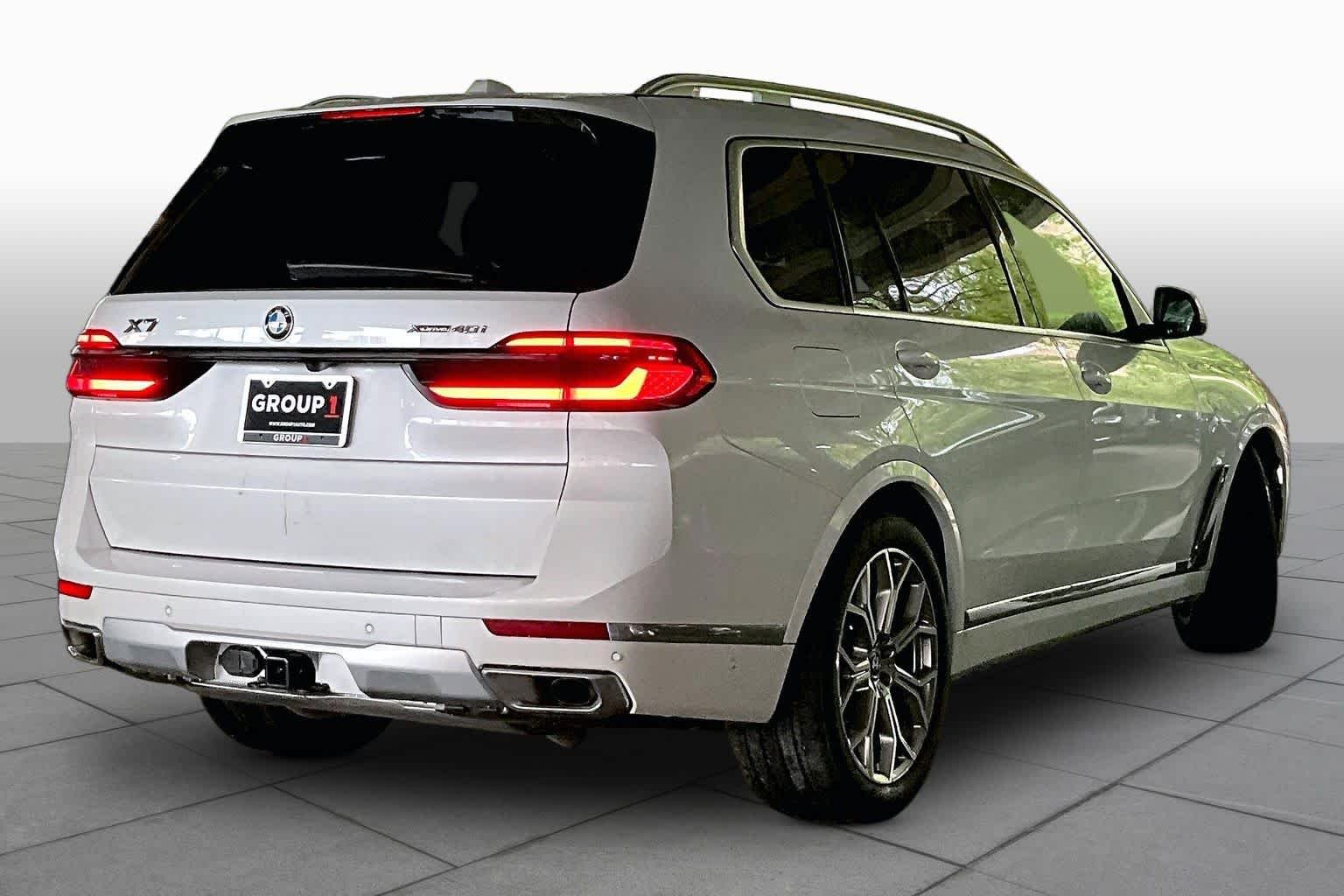 Used 2026 Mineral White Metallic BMW xDrive40i image 12