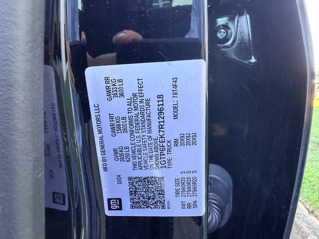 Used 2024 Black GMC Denali image 25