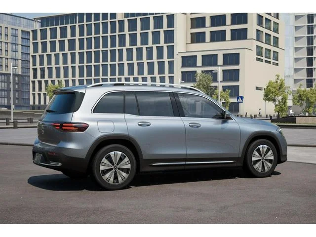 Used 2025 Silver Mercedes-Benz 250+ image 21