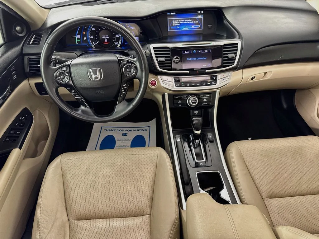 Used 2015 White Honda Touring image 28