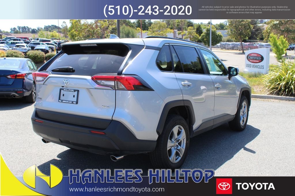 Used 2025 Silver Toyota XLE image 7