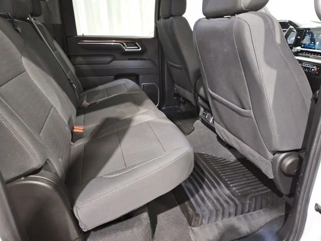 Used 2025 Summit White Chevrolet LT image 21