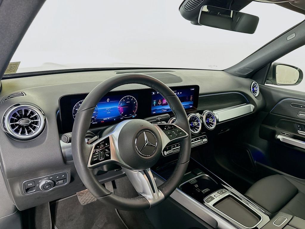 Used 2026 Gray Mercedes-Benz GLB 250 image 8