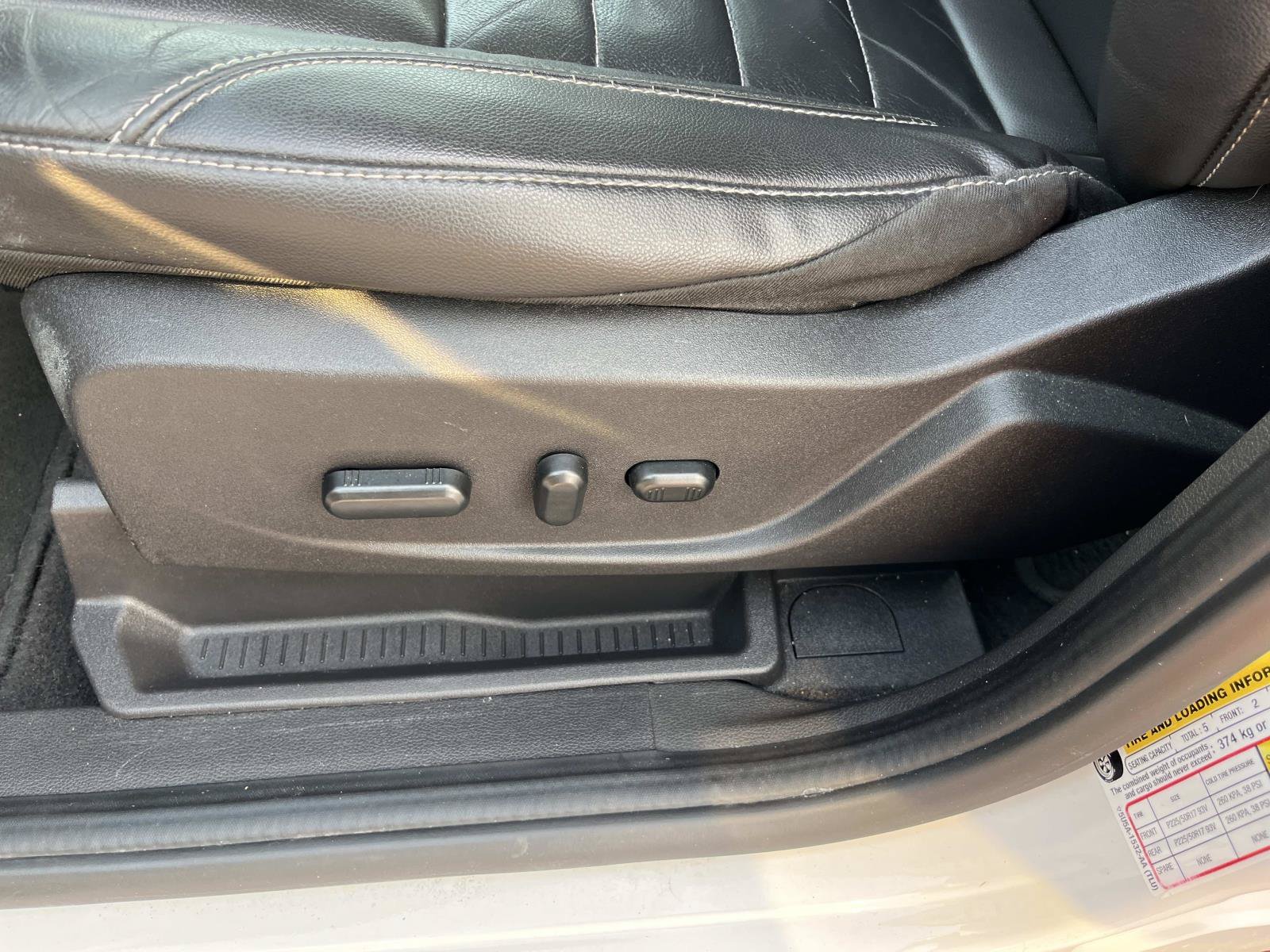 Used 2016 White Platinum Metallic Tri-Coat Ford SEL image 25