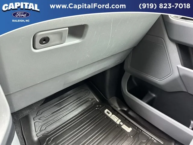 Used 2025 Red Ford XLT image 26