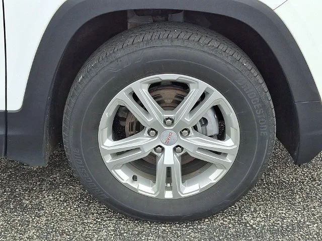 Used 2024 White GMC SLE image 8