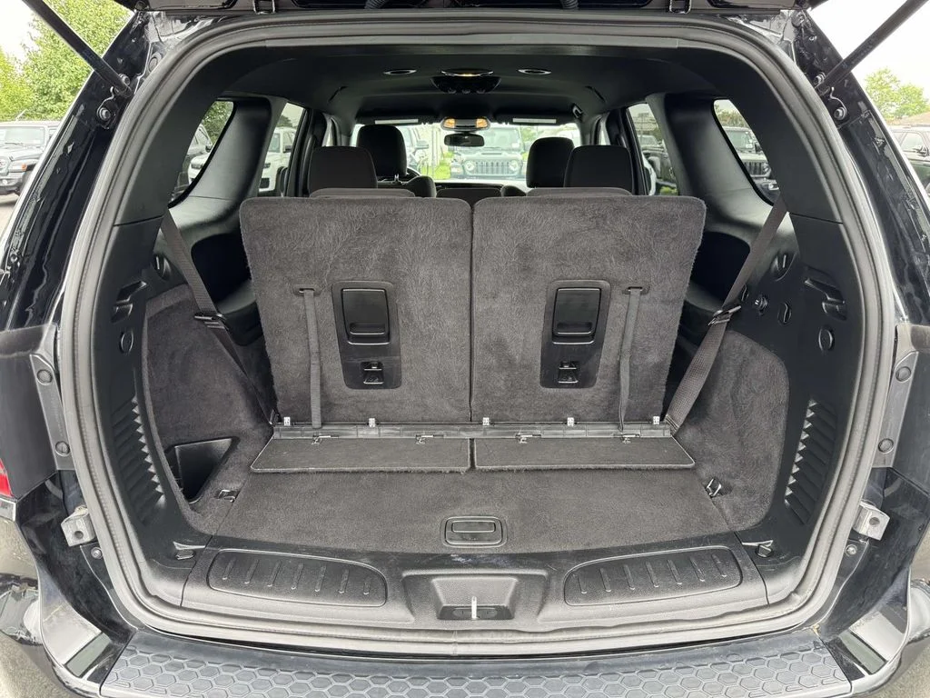 Used 2022 Black Dodge SXT image 29