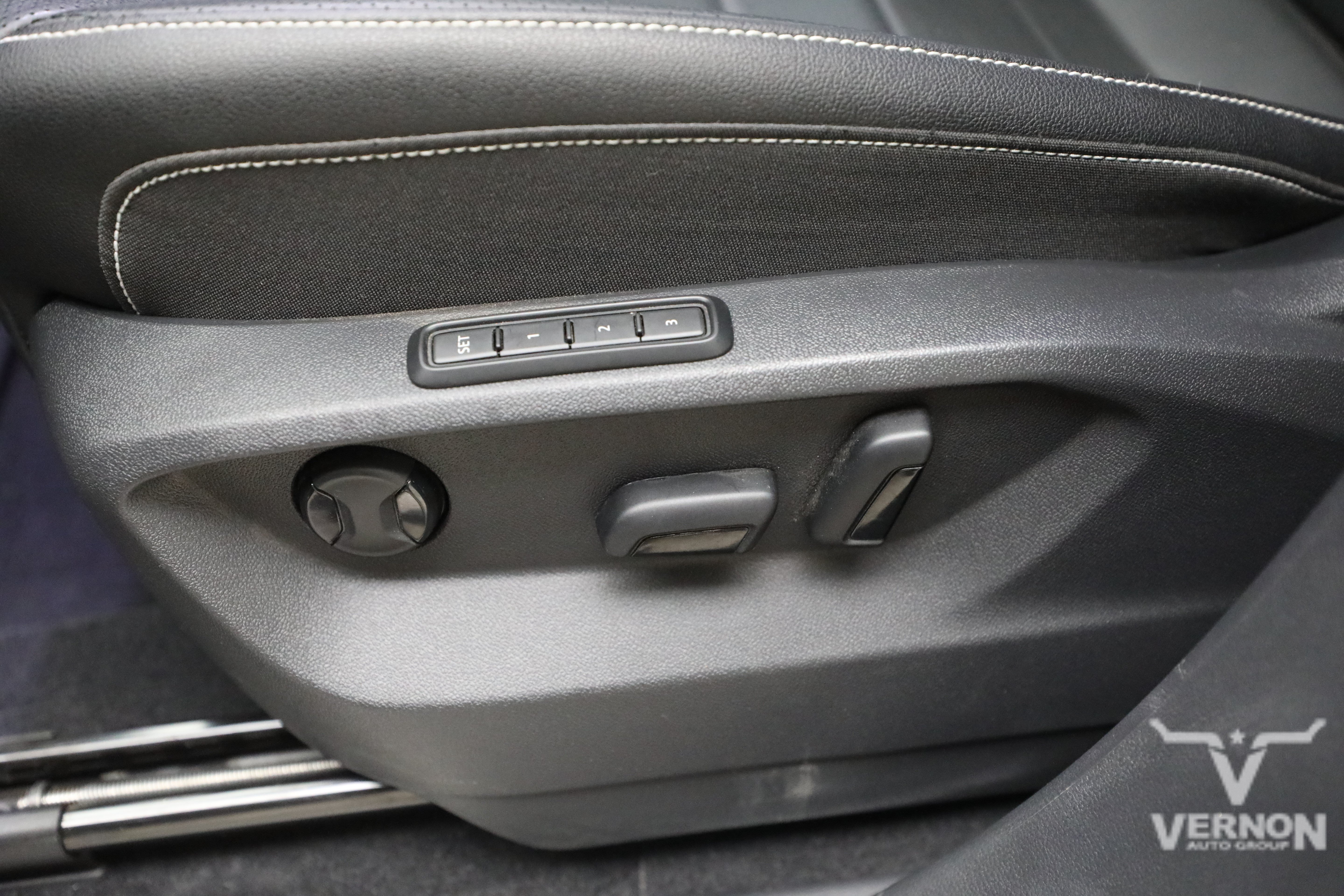 Used 2026 Silver Mist Metallic Volkswagen Y image 14