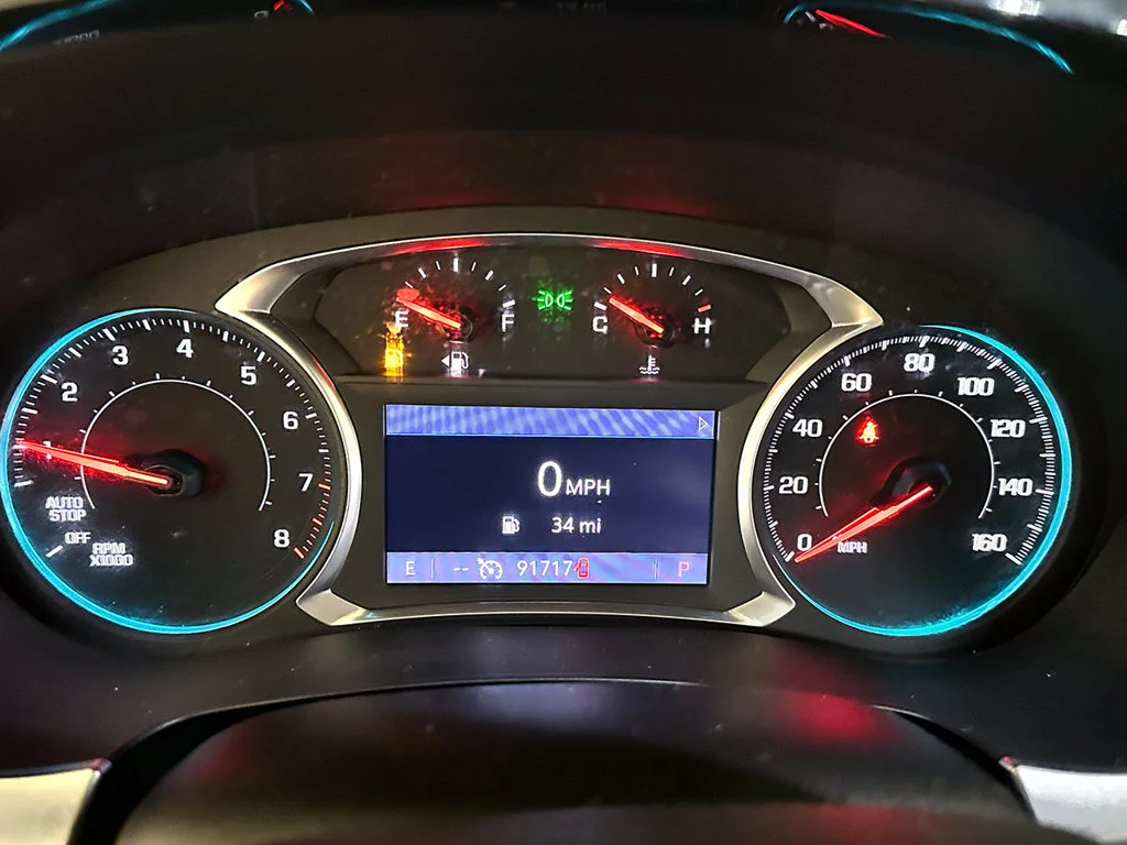 Used 2020 GRAPHITE METALLIC Chevrolet LT Leather image 32