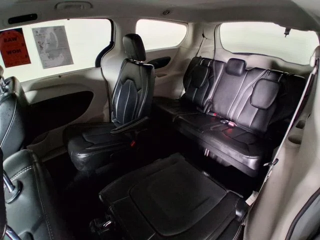 Used 2024 White Chrysler Touring L image 11