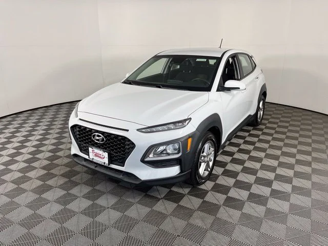Used 2019 White Hyundai SE image 3