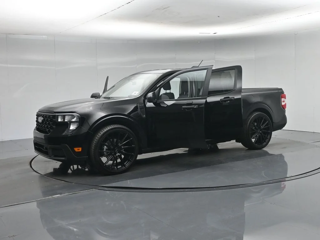 New 2026 Shadow Black Ford XLT image 5