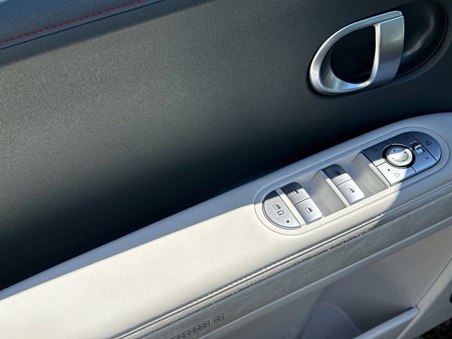 2024 Hyundai IONIQ 5 Limited - Photo 11