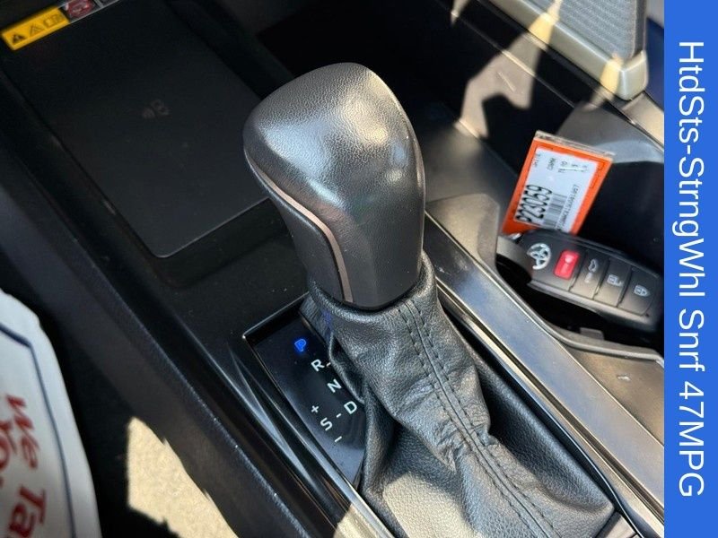Used 2025 Ice Toyota SE image 27